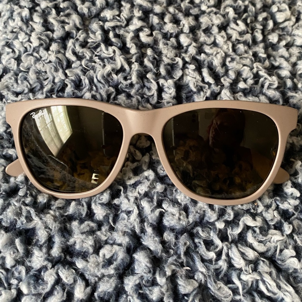 Rayban Sunglasses !! comes w/  case